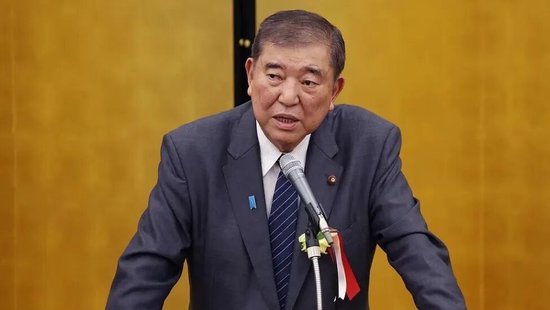 石破茂：我们都“小心、小心、再小心”，你高市却……