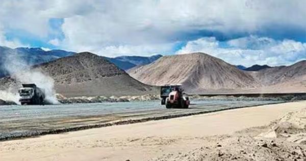 距离中印实际控制线不到30公里处，印度启用新空军基地