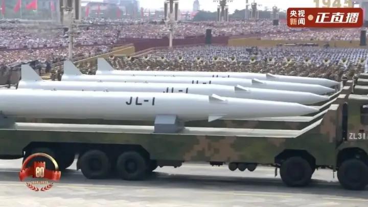 两岸圆桌派|金灿荣、唐湘龙：福建舰有能力“追着美航母群打”，让日本惊恐“第一岛链”不保