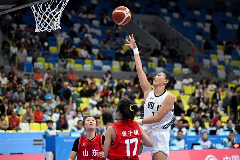 女篮半决赛 看谁火力猛