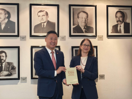 驻墨西哥大使陈道江访问墨西哥学院