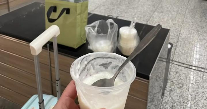 没在机场站着吃过东西的人，不足以语人生