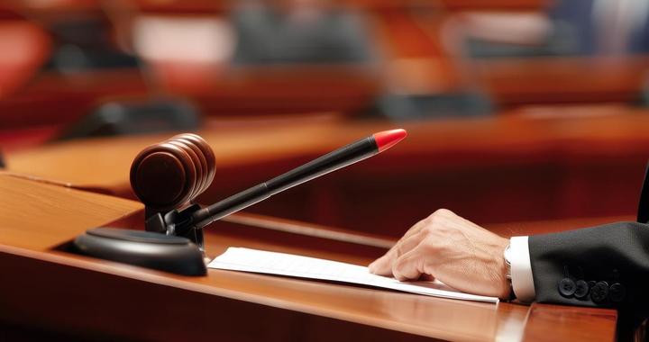 情侣恋爱时男方说“我养你”，分手后女方以此为证，拒绝返还40余万元，法院判了→