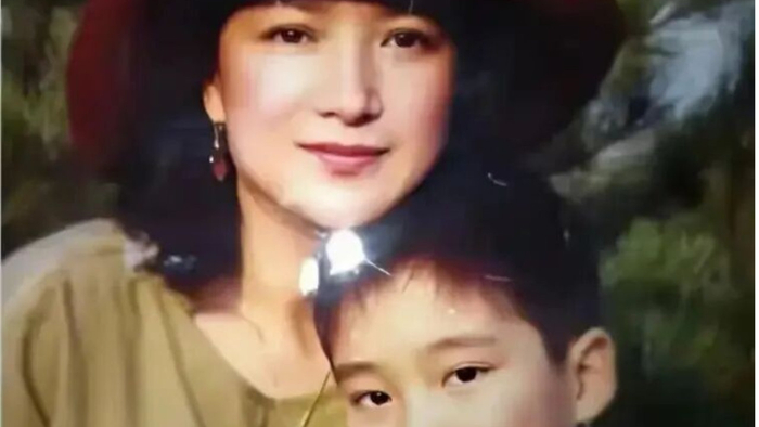 何晴走了，留下未办成的退休证和放不下的儿子