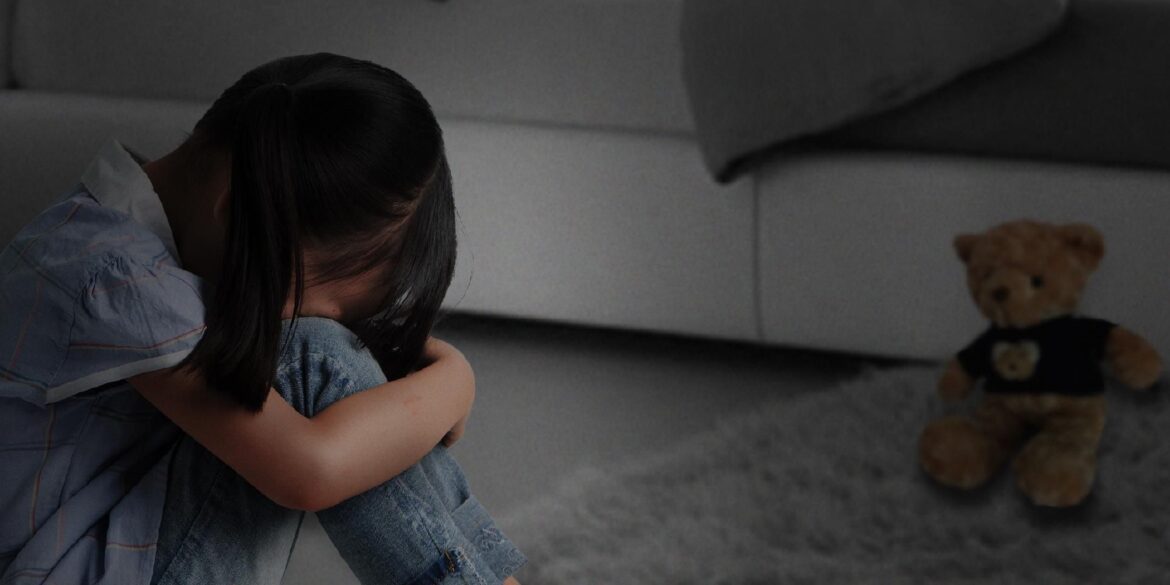 我看到了一场“当众教子”的全过程，一肚子火！很多父母以为是严厉，其实是孩子一生的羞辱