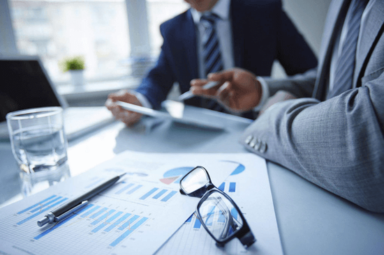 美司法部要求扣押两件“从南非运往中国途中被截获的军事训练设备”，称使用了美国技术，南非试飞学院否认