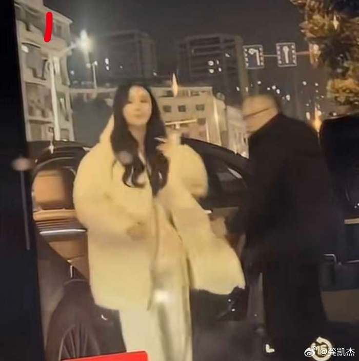 三对恋人诠释爱情无年龄外貌界限